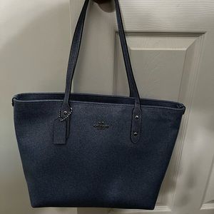 Coach Tote with wallet and small cosmetic bag